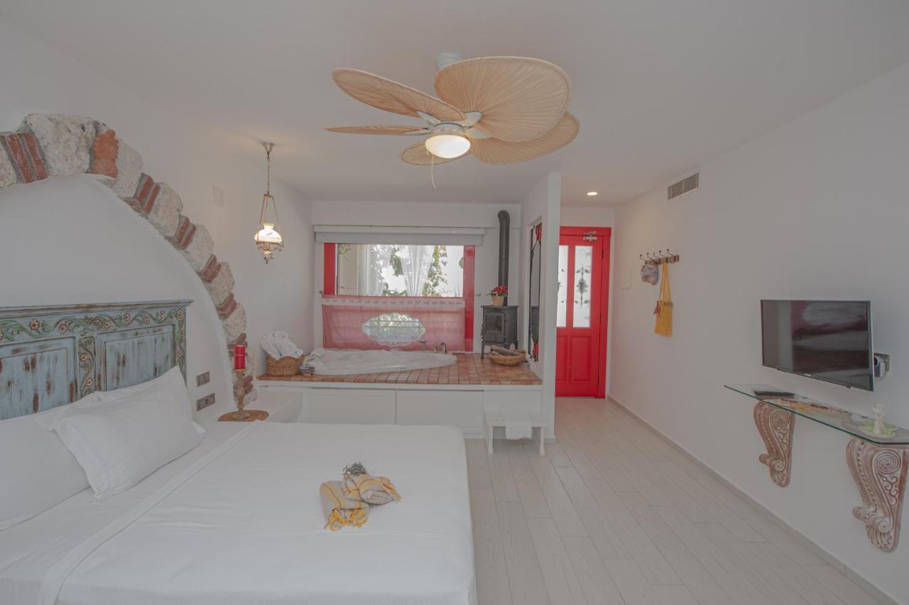 Villa Taraca Alacati Romantik Otel (Adults Only) מראה חיצוני תמונה