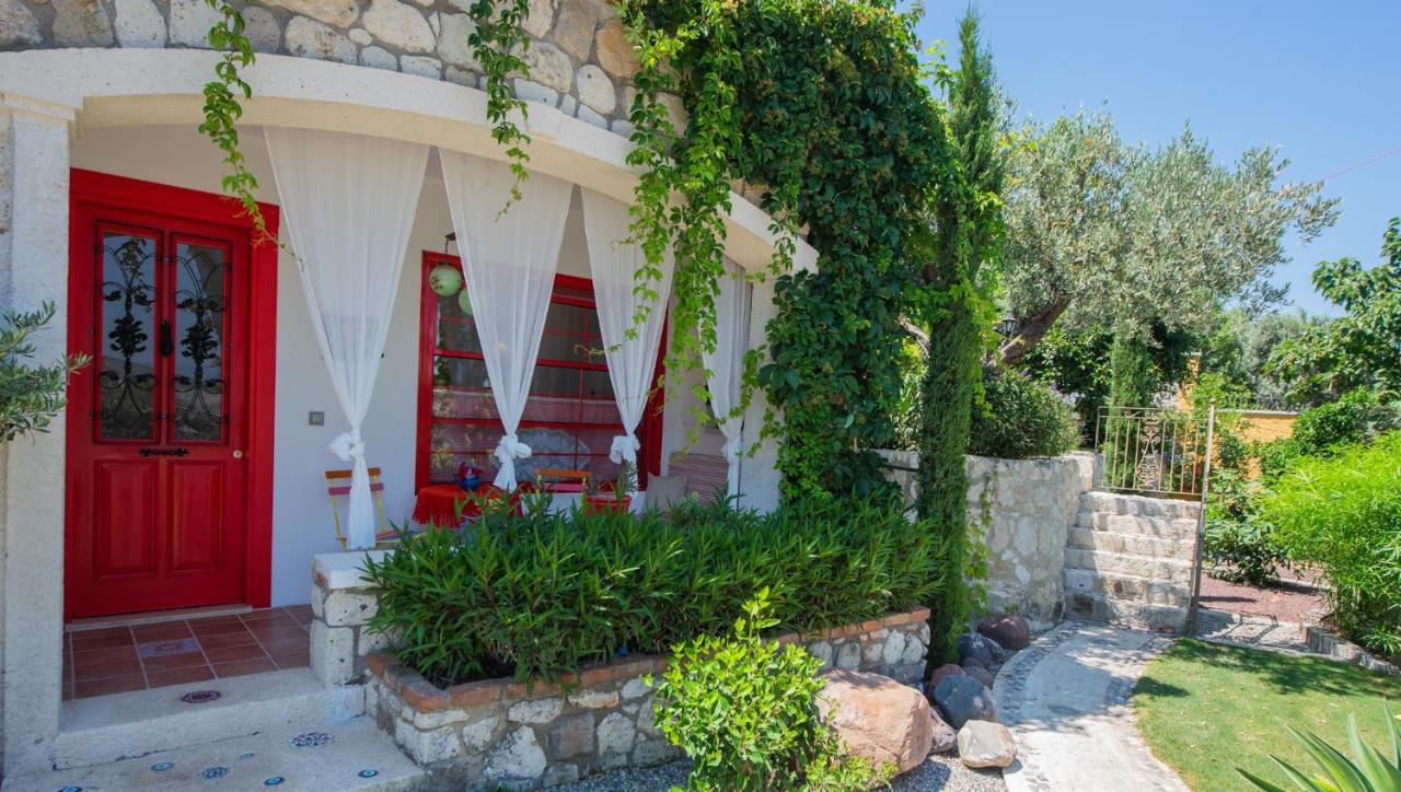 Villa Taraca Alacati Romantik Otel (Adults Only) מראה חיצוני תמונה
