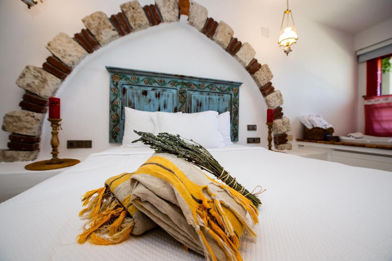 Villa Taraca Alacati Romantik Otel (Adults Only) מראה חיצוני תמונה