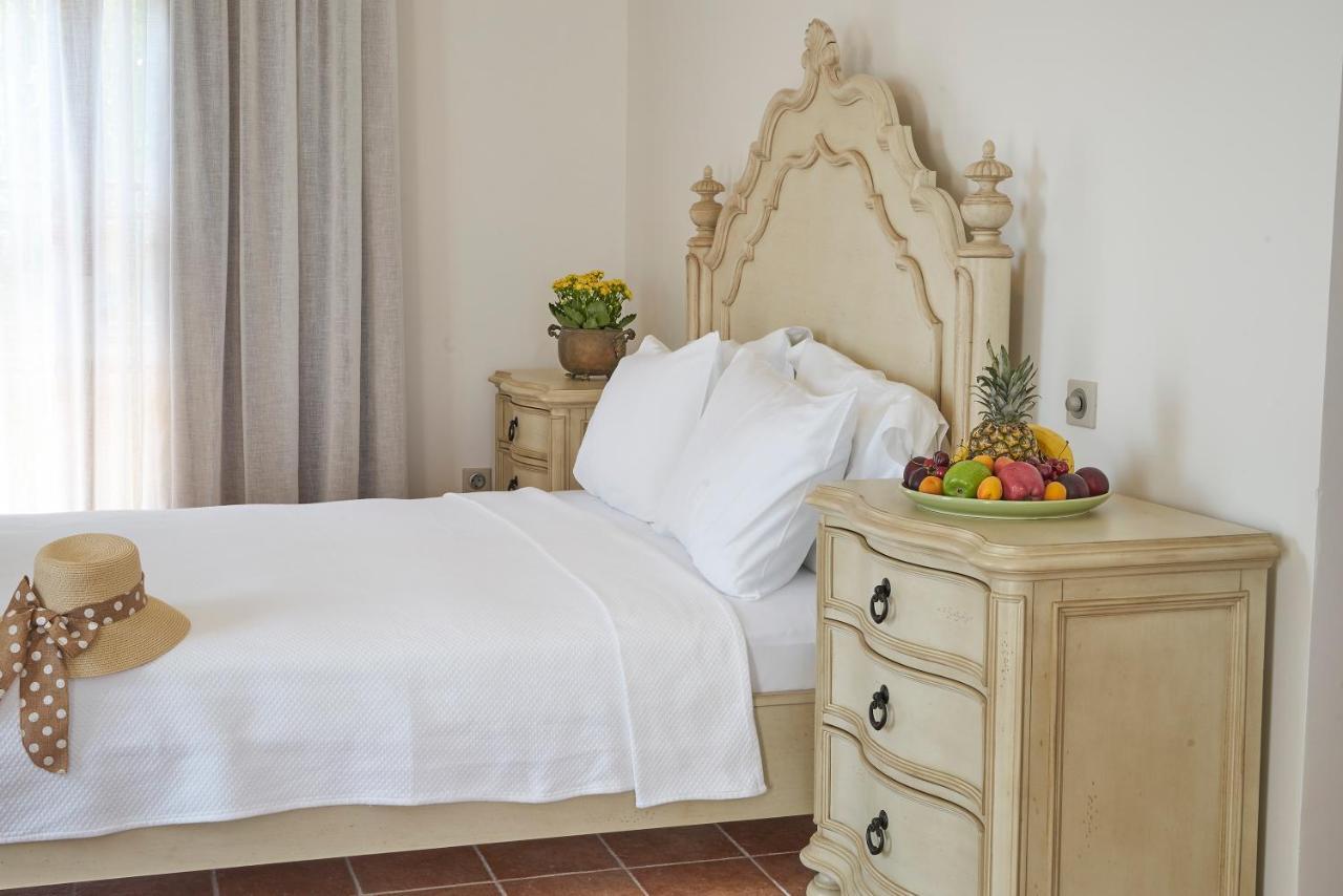 Villa Taraca Alacati Romantik Otel (Adults Only) מראה חיצוני תמונה