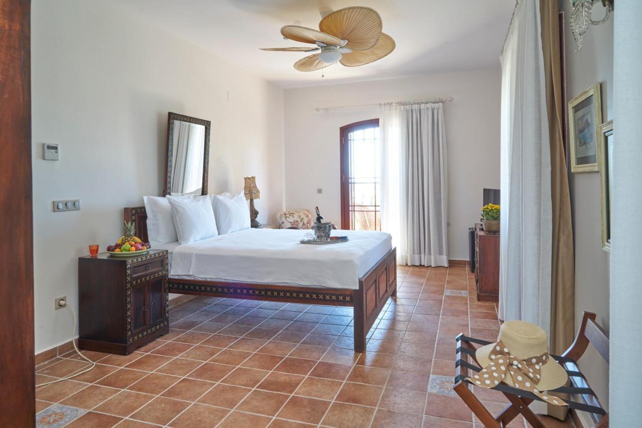 Villa Taraca Alacati Romantik Otel (Adults Only) מראה חיצוני תמונה
