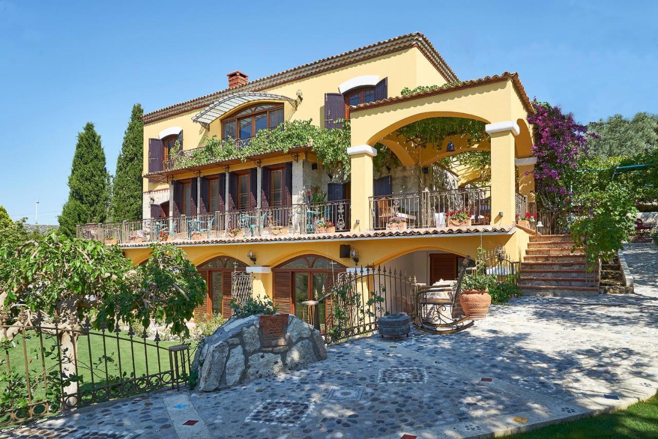 Villa Taraca Alacati Romantik Otel (Adults Only) מראה חיצוני תמונה