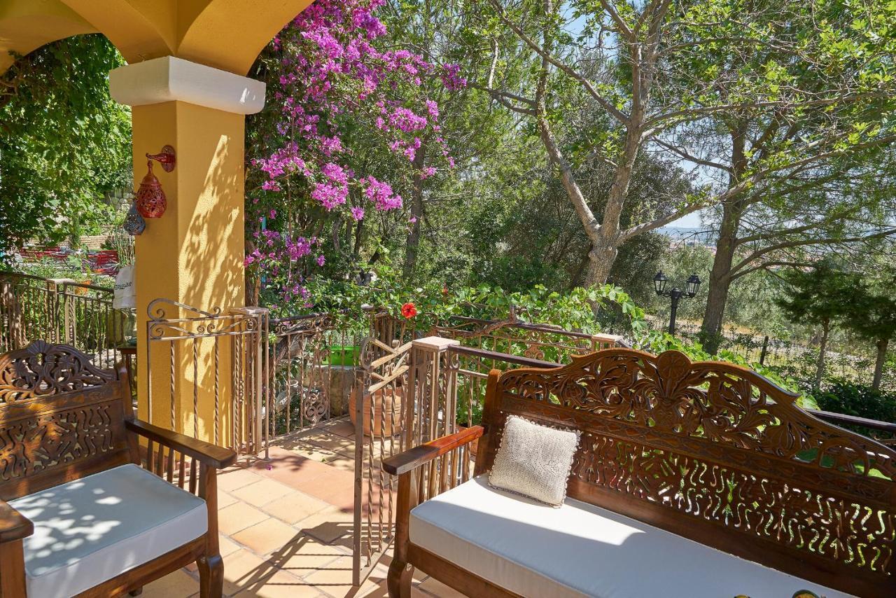 Villa Taraca Alacati Romantik Otel (Adults Only) מראה חיצוני תמונה
